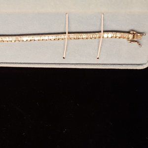 Epiphany baguette line bracelet